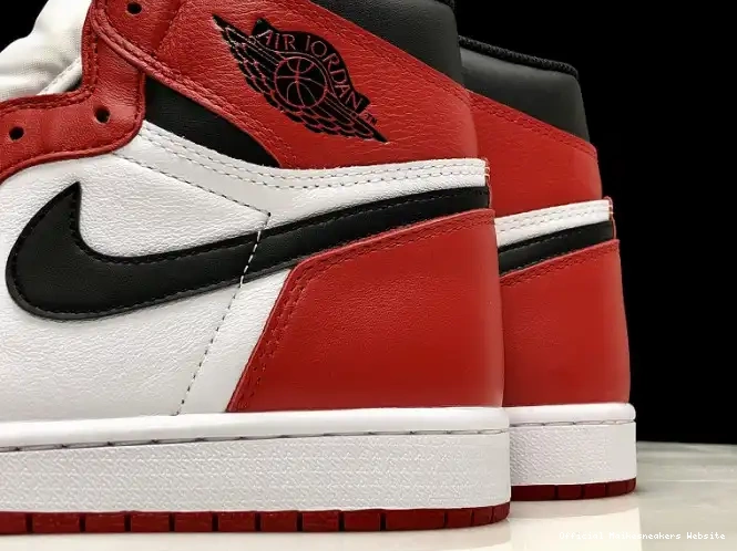 Official Maikesneakers 1 